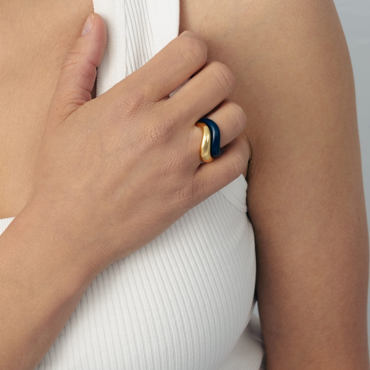 Pierścionek srebrny granatowa emalia.