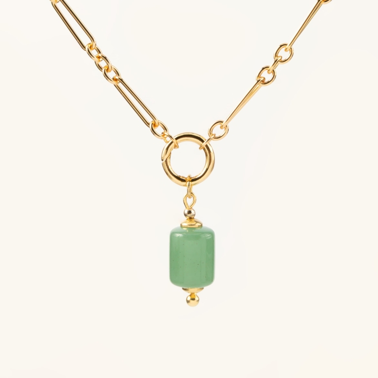 Zestaw srebrny pozłacany naszyjnik i zawieszka z zielonym kamieniem.