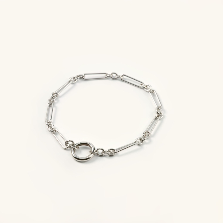 Bransoletka srebrna z kółeczkiem na zawieszki.