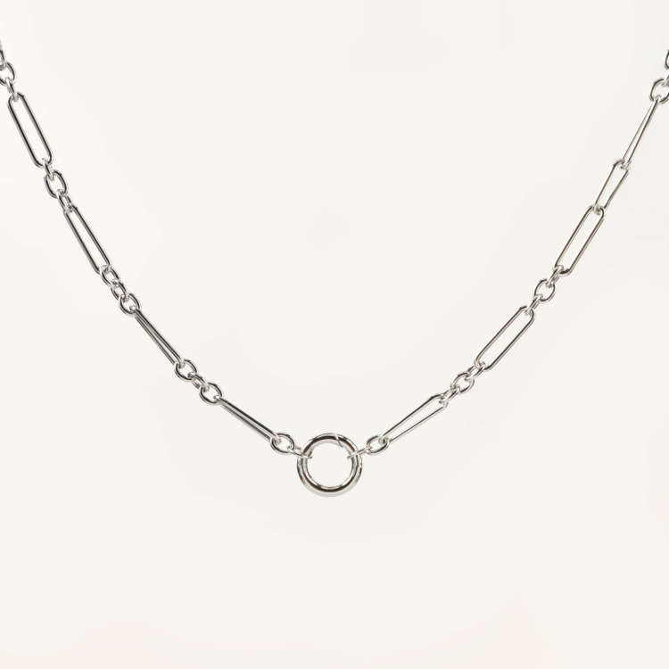 Naszyjnik srebrny z kółeczkiem na zawieszki.