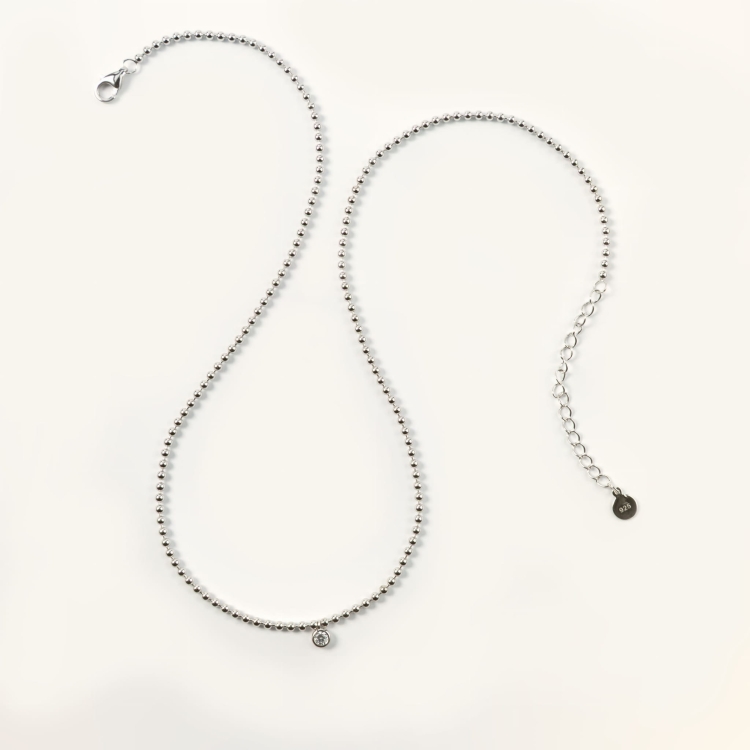 Naszyjnik srebrny z cyrkonią.