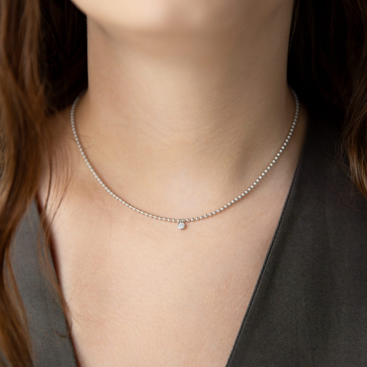 Naszyjnik srebrny z cyrkonią.