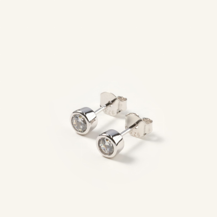 Kolczyki sztyfty srebrne z cyrkonią.