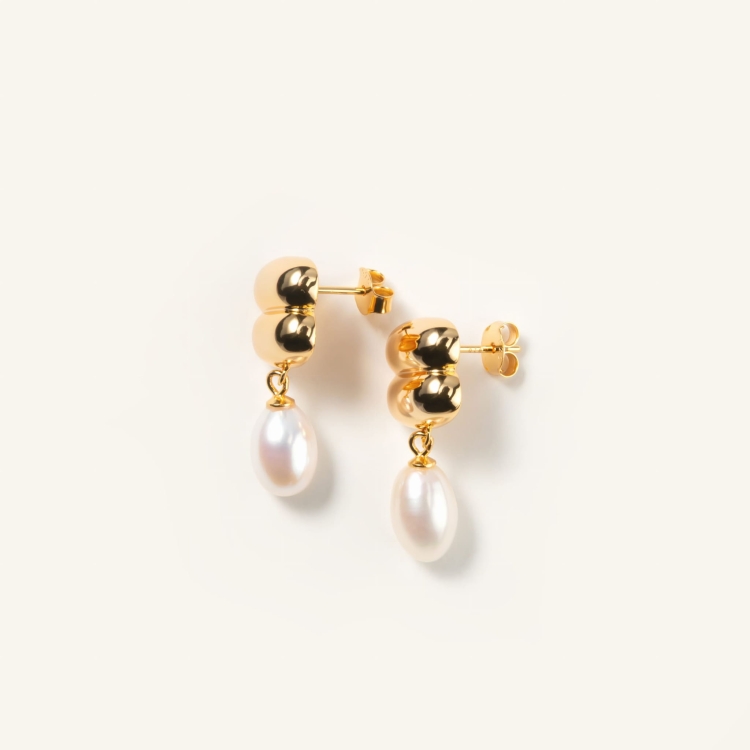 Kolczyki srebrne pozłacane z perłą.