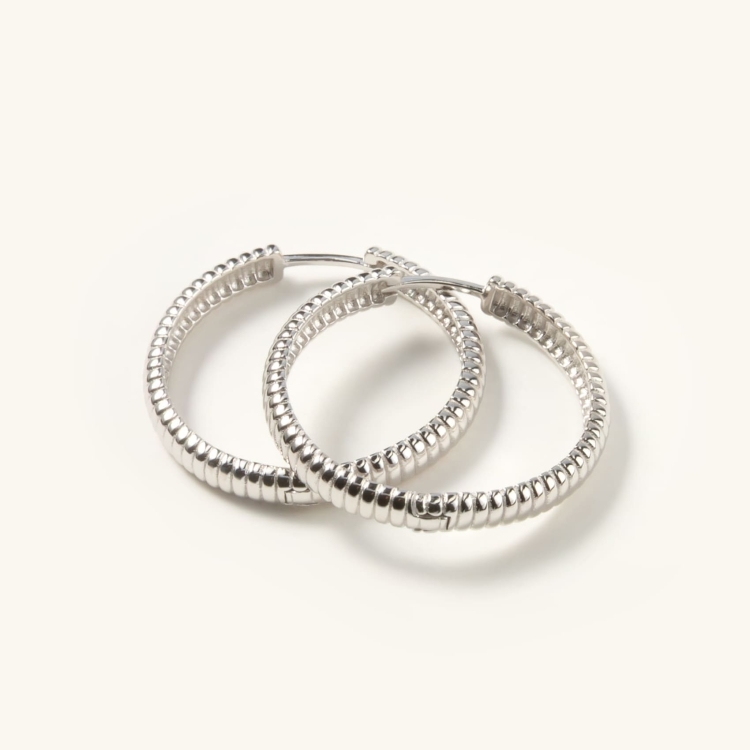 Kolczyki srebrne  koła karbowane.