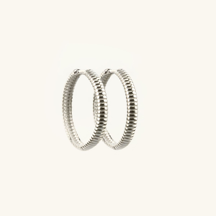 Kolczyki srebrne  koła karbowane.