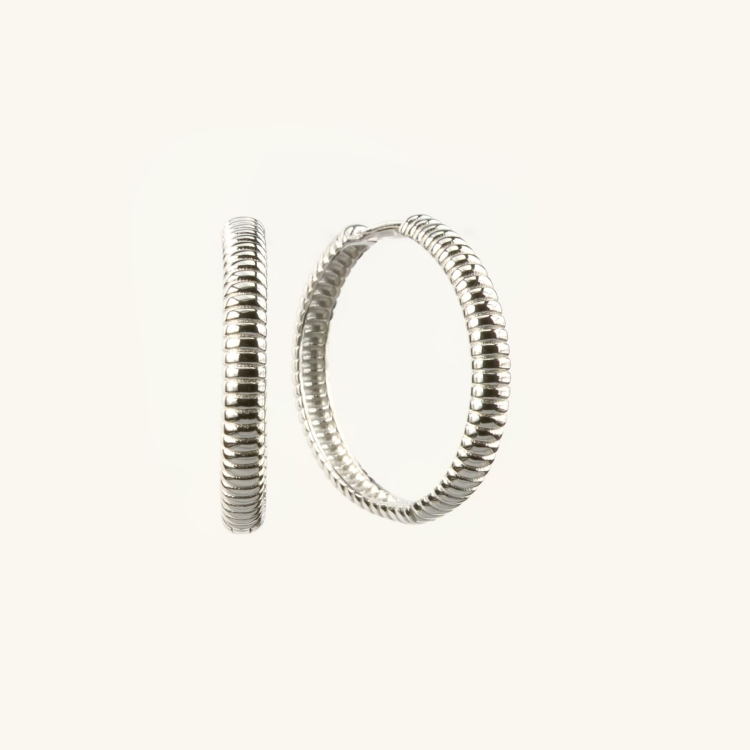 Kolczyki srebrne  koła karbowane.