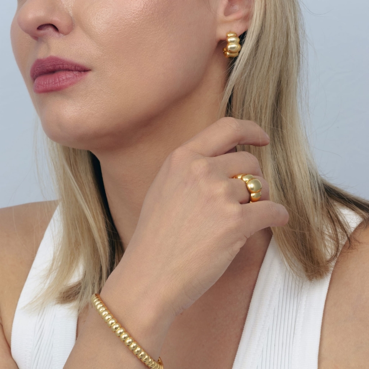 Kolczyki rogaliki srebrne pozłacane półkola wypukłe.